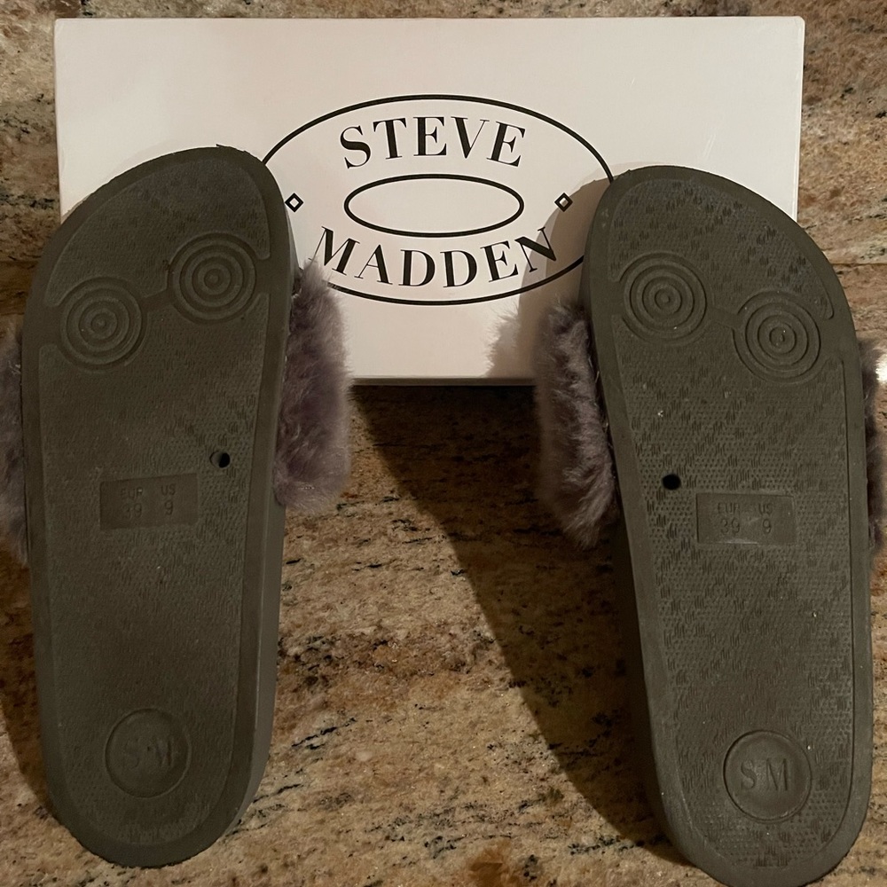 Steve Madden gray fluffy slippers-slides - Picture 2 of 2
